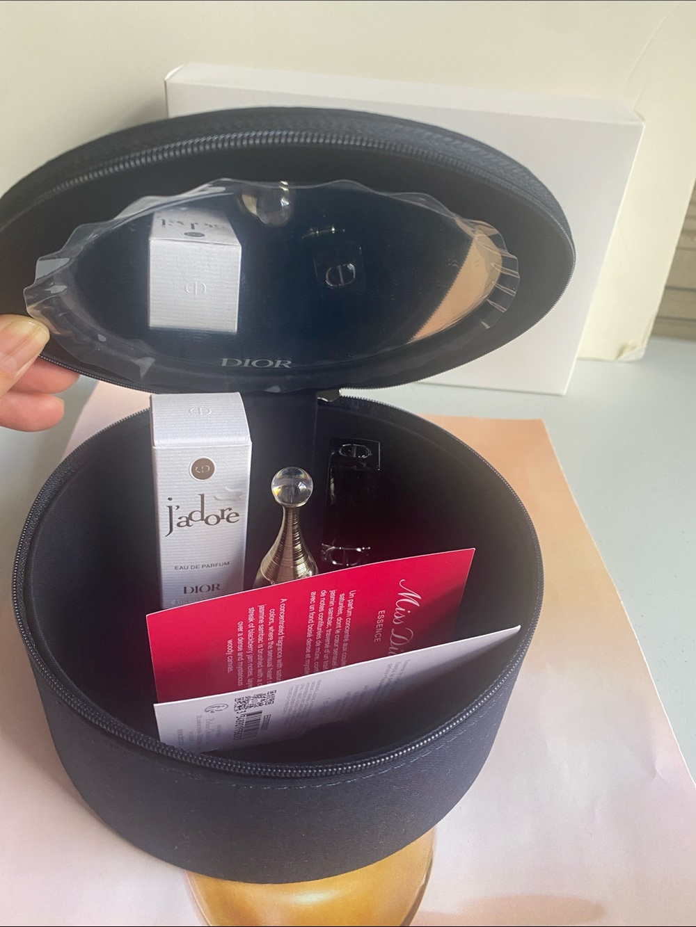 Dior Navy Makeup Case - Picture 3 of 8